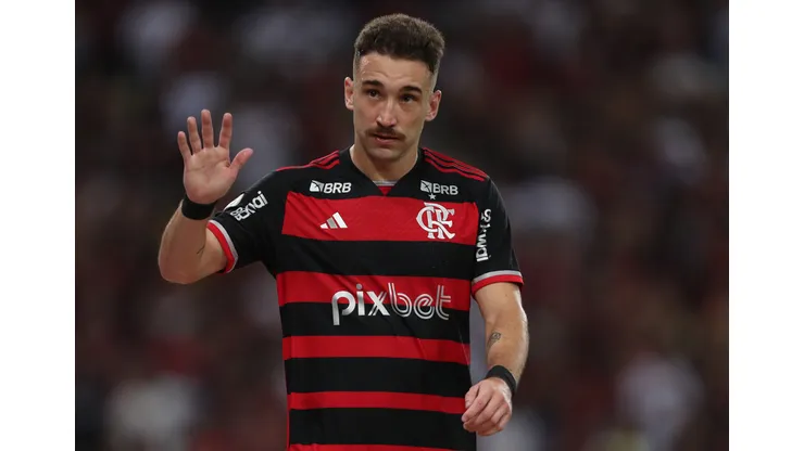 Flamengo encara o Cruzeiro na busca pela permanência na liderança.