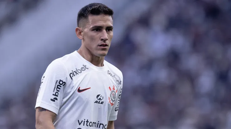 Rojas pouco atuou pelo Corinthians antes de rescindir o contrato