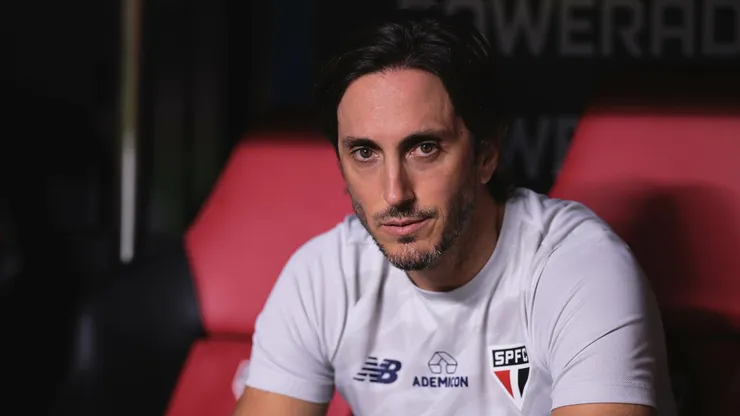 Técnico do Tricolor Paulista não fica à disposição
