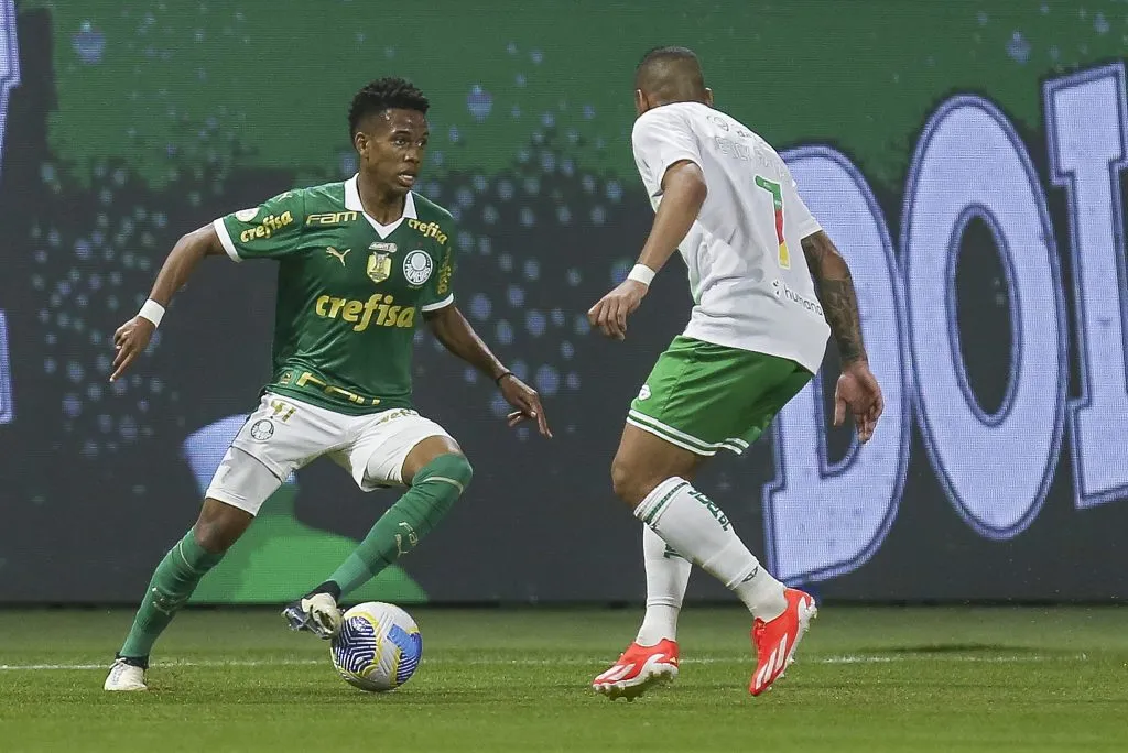 Estêvão, do Palmeiras, em campo no Brasileirão