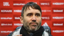 Coudet, treinador do Internacional. Foto: Leonardo Hübbe/AGIF