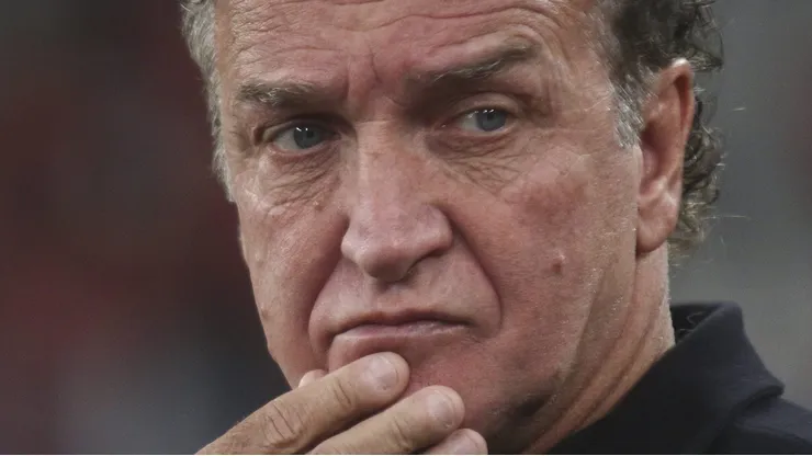 Cuca durante partida entre Athletico/PR e Criciúma, na Ligga Arena, pelo Campeonato Brasileiro, no dia 13/06/2024.