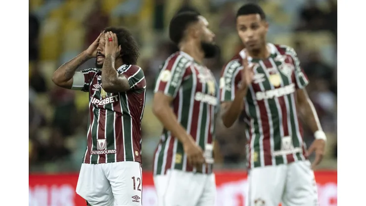 Jogadores do Fluminense contra o Vitória. Foto: Jorge Rodrigues/AGIF