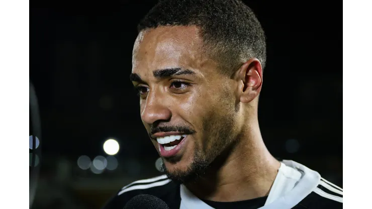 Rômulo foi o herói da vitória desta quarta diante do Inter.