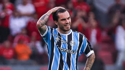 Nathan está sem espaço e avança para deixar o Grêmio