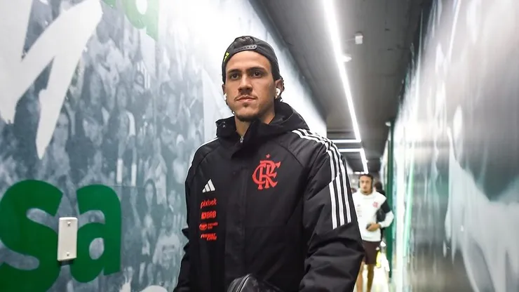 Pedro durante a chegada no Estádio Alfredo Jaconi. Foto: Marcelo Cortes / CRF.