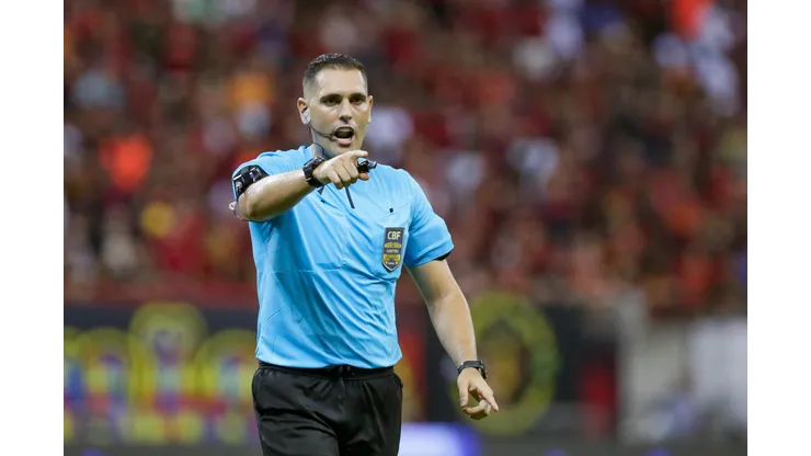 Foto: Rafael Vieira/AGIF - Árbitro tirou a torcida do sério
