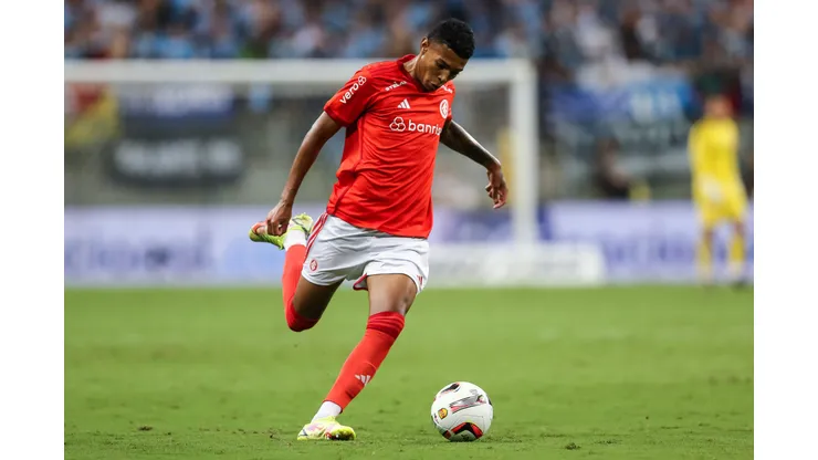 Foto: Pedro H. Tesch/AGIF - Matheus Dias é alvo da Europa