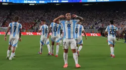 Lautaro Martínez faz o gol da vitória da Argentina diante do Chile. (Photo by Rob Carr/Getty Images)