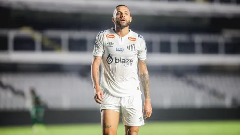 Jogador atuou apenas 45 minutos da partida