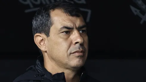 Fábio Carille durante partida contra o Bragantino. Treinador é alvo do Timão.