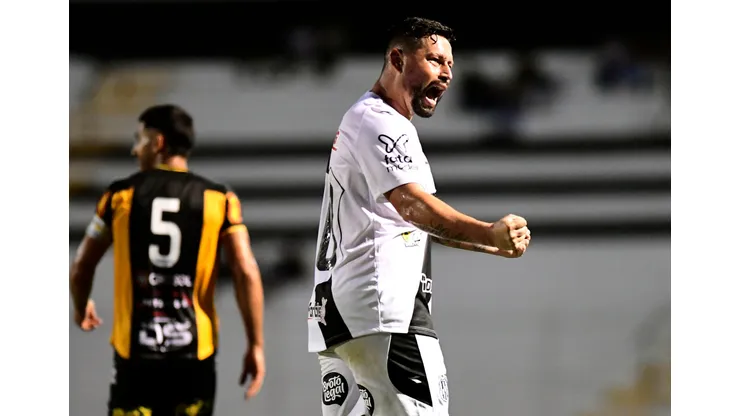 Ponte Preta e Ceará duelam na 12ª rodada da Série B.