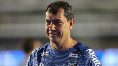 Fábio Carille continua no cargo do Santos. Foto: Reinaldo Campos/ AGIF