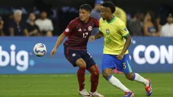 Éder Militão, zagueiron do Brasil, em jogo contra a Costa Rica. Foto: Buda Mendes/Getty Images.