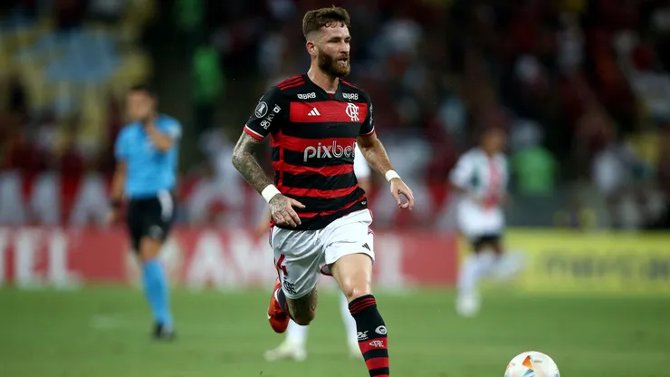 RIO DE JANEIRO, Léo Pereira em partida da Libertadores (Foto: Wagner Meier/Getty Images)