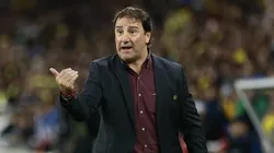 Néstor Lorenzo em partida das Eliminatórias para a Copa do Mundo de 2026 (Photo by Franklin Jacome/Getty Images)