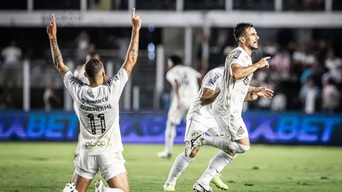 Mirassol e Santos brigam por uma vaga no G-4.