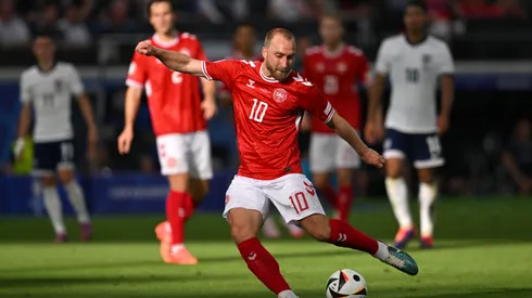 Dinamarca e Sérvia vão com tudo para conseguir a classificação.