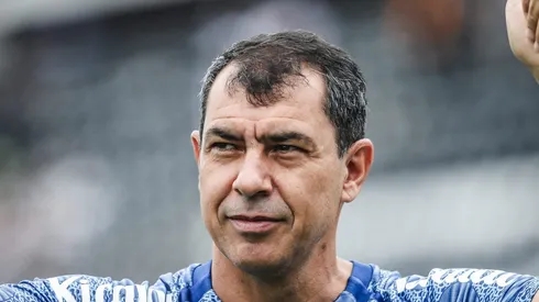 Fábio Carille antes de partida da Série B. Atacante do Vitória não vai jogar no Peixe.