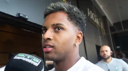 MT - CUIABA - 09/10/2023 - SELECAO BRASILEIRA, CHEGADA CUIABA - Rodrygo jogador da Selecao Brasileira, e visto na chegada ao Hotel Grand Odara, na cidade de Cuiaba, nesta segunda-feira (09). O Brasil enfrenta a Venezuela na arena Pantanal pelas Eliminatorias da Copa do Mundo de 2026.