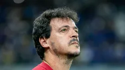 Fernando Diniz durante partida contra o Cruzeiro. Técnico vive mal momento no Brasileirão.