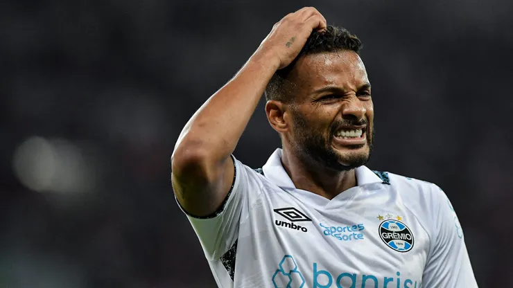 Reinaldo jogador do Gremio durante partida contra o Flamengo no estadio Maracana pelo campeonato Brasileiro A 2024. Foto: Thiago Ribeiro/AGIF