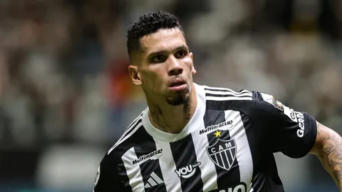 Paulinho comemora gol pelo Atlético. Foto: Gilson Lobo/AGIF