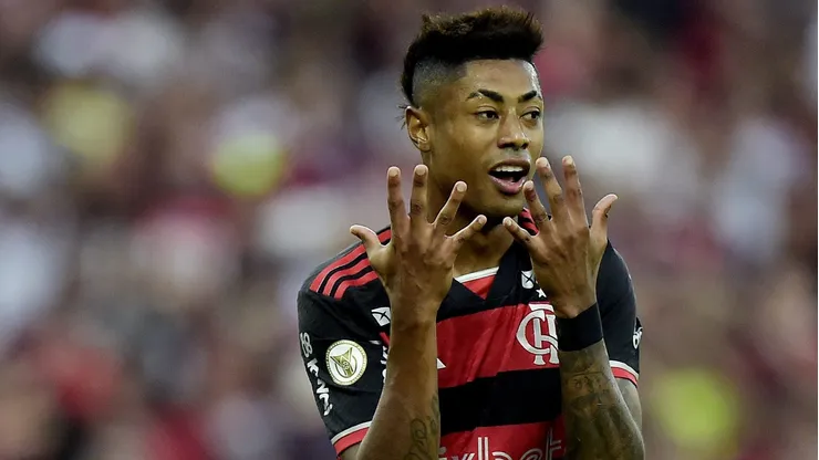 O lance que originou o pênalti foi bastante contestado pelo Fluminense
