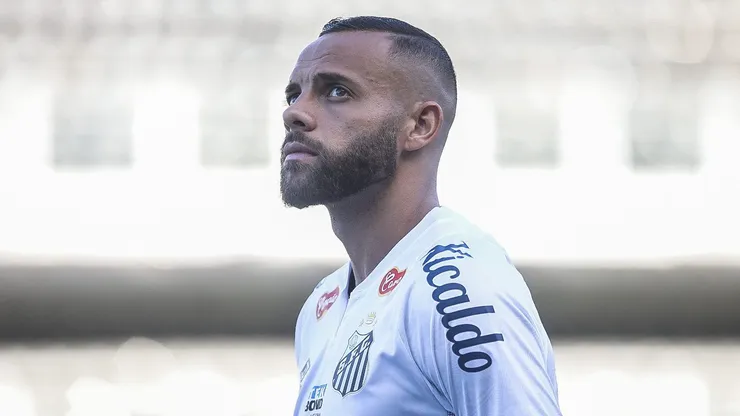 Atleta atuou os 90 minutos contra o Goiás