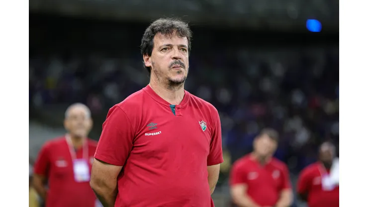 Fernando Diniz tem saída pedida por torcedores do Fluminense.