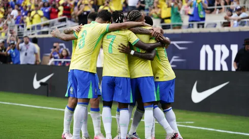 Seleção do Brasil comemorando gol.(Foto de Rich Storry/Getty Images)