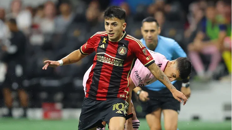 Almada durante partida contra o Inter Miami (EUA). Foto: Michael Zarrilli/Getty Images