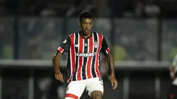 Luiz Gustavo durante a partida. Foto: Jorge Rodrigues/AGIF