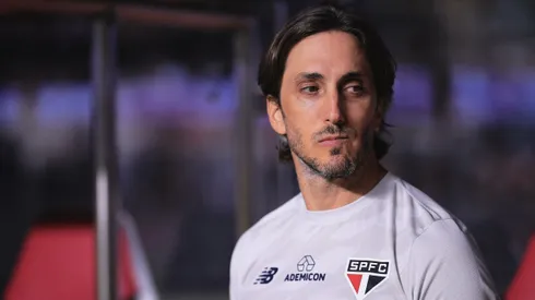 Luis Zubeldía, técnico do São Paulo, durante partida contra o Cuiabá no estádio Morumbi pelo Brasileirão Série A 2024. Foto: Ettore Chiereguini/AGIF