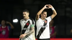 Vegetti e Estrella comemoram gol contra o São Paulo. Foto: Jorge Rodrigues/AGIF