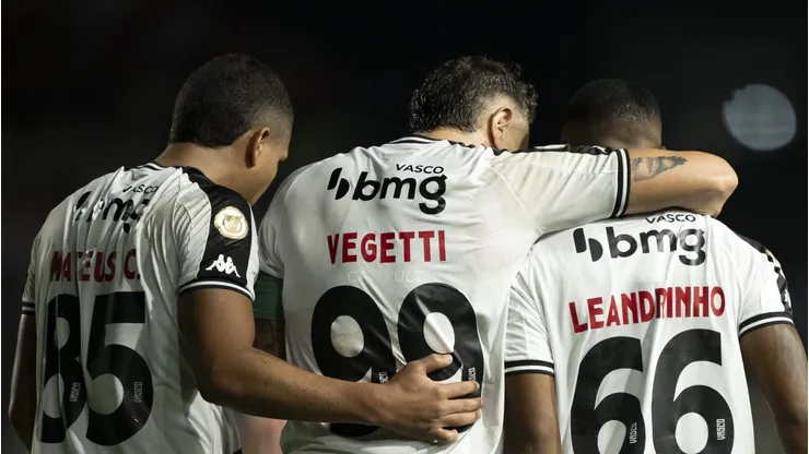 Jogadores do Vasco comemoram gol contra o São Paulo. Foto: Jorge Rodrigues/AGIF
