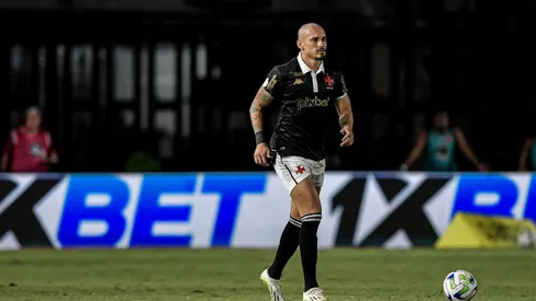 Zagueiro foi criticado pelo torcedor durante todo o 1° tempo