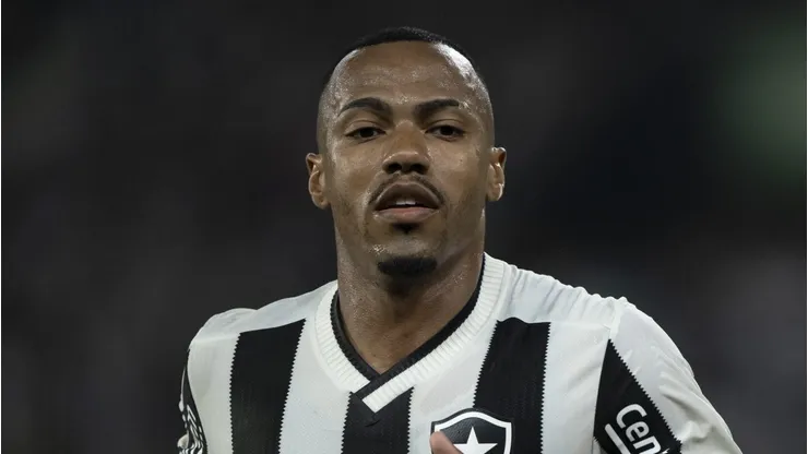 Marlon Freitas fez falta para o elenco do Botafogo. Foto: Jorge Rodrigues/AGIF