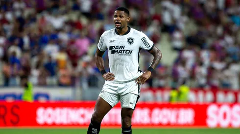 Atacante se lesionou em lance já no final da partida