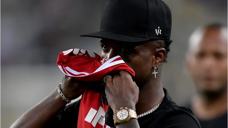 Vinicius Júnior no intervalo da partida entre Vasco e Flamengo, no Maracanã, pelo Campeonato Brasileiro de 2023, no dia 05/06.