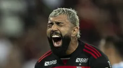 Gabigol lamenta durante partida contra o Bolívar. Camisa 99 decide ficar no Mengão até dezembro.