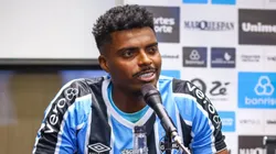Foto: Lucas Uebel/Grêmio - Jemerson em apresentação ao Grêmio