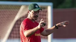 Diniz comandou treino em que jogador importante não esteve presente