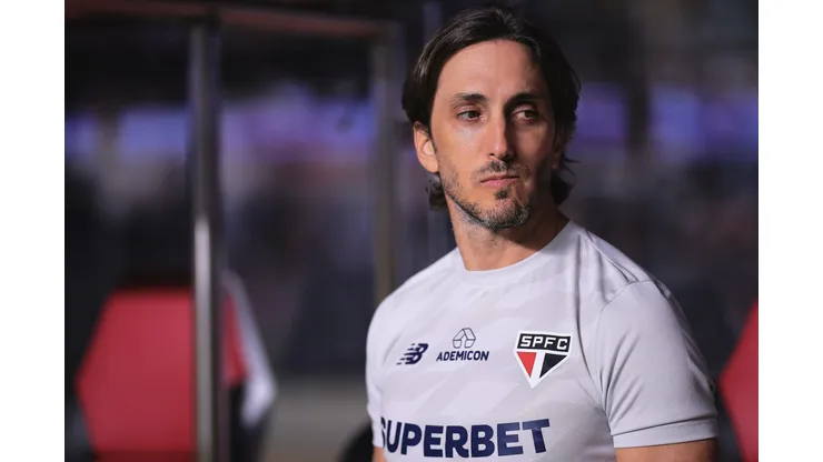 Luís Zubeldía tentará quebrar tabu neste sábado.