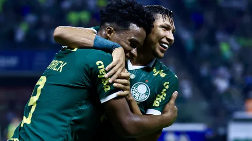 Endrick e Rony com a camisa do Palmeiras