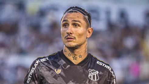 Vina, meia ex-Grêmio, na época em que jogava no Ceará - Foto: Lucas Emanuel/AGIF