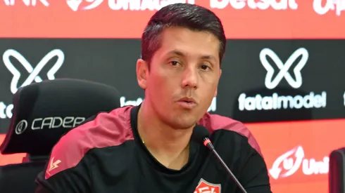 Carpini conseguiu tirar o Vitória do Z-4. Foto: Walmir Cirne/AGIF