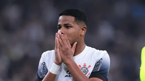 Wesley em ação pelo Alvinegro do Parque São Jorge. Foto: Ettore Chiereguini/AGIF