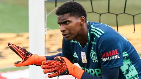 Flamengo deve negociar Hugo Souza - (Photo by Alexandre Schneider/Getty Images).