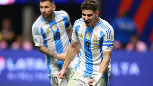 Julian Alvarez da Argentina celebrates gol na Copa América. (Foto de Hector Vivas/Getty Images)